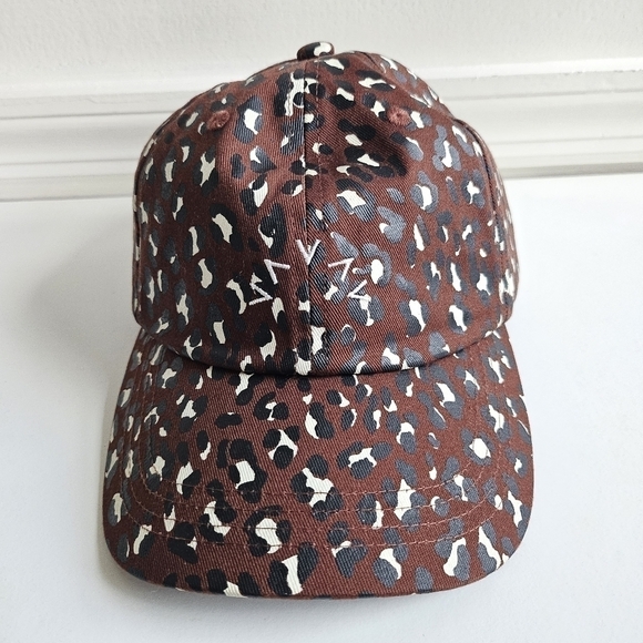 New Varley James Baseball Cap in Tort Leopard One Size New Without Tag - Picture 8 of 13